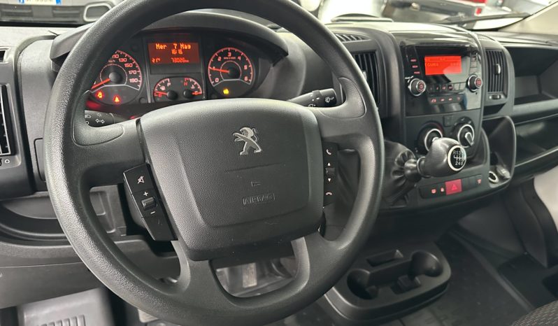 Peugeot Boxer 335 BlueHDi 140 L2H2 PM-TM completo