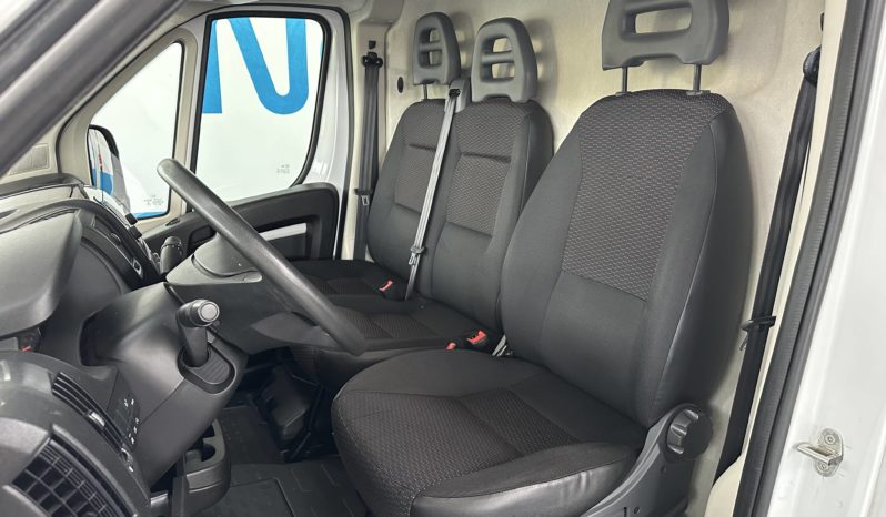 Peugeot Boxer 335 BlueHDi 140 L2H2 PM-TM completo