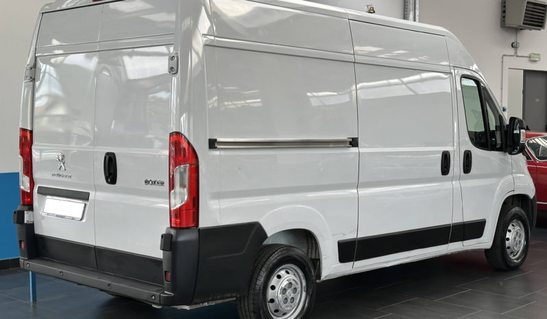 Peugeot Boxer 335 BlueHDi 140 L2H2 PM-TM completo