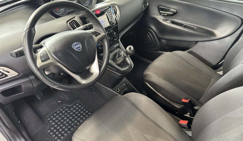 Lancia Ypsilon 1.2 Gold S&S 69CV NEOPATENTATI completo
