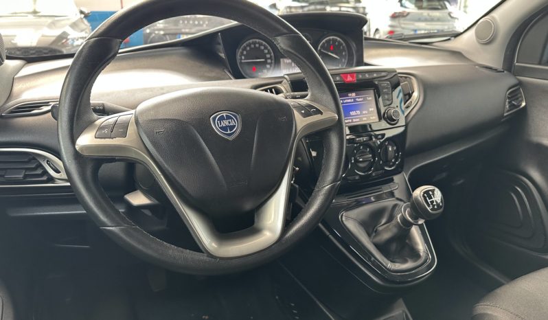 Lancia Ypsilon 1.2 Gold S&S 69CV NEOPATENTATI completo