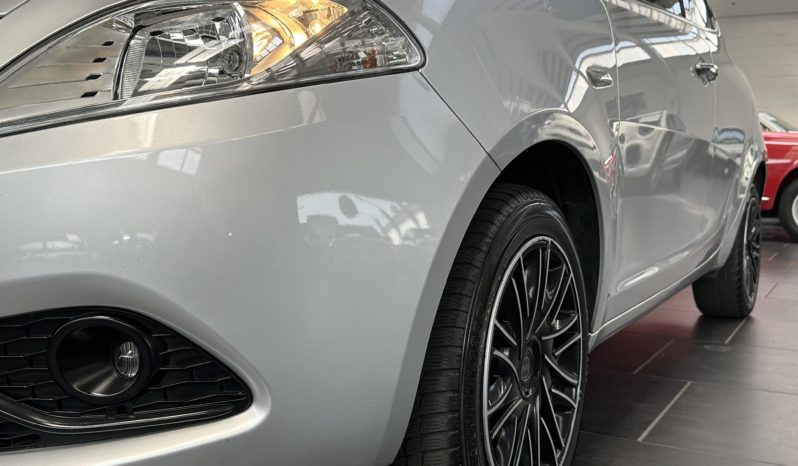 Lancia Ypsilon 1.2 Gold S&S 69CV NEOPATENTATI completo