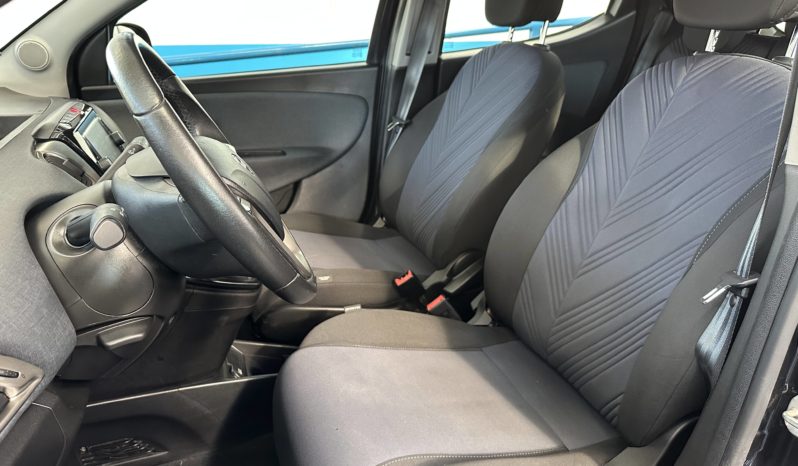 Lancia Ypsilon 1.0 hybrid Gold S&S NEOPATENTATI completo