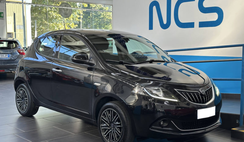 Lancia Ypsilon 1.0 hybrid Gold S&S NEOPATENTATI completo