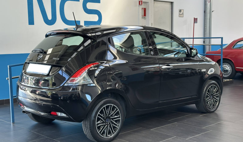 Lancia Ypsilon 1.0 hybrid Gold S&S NEOPATENTATI completo