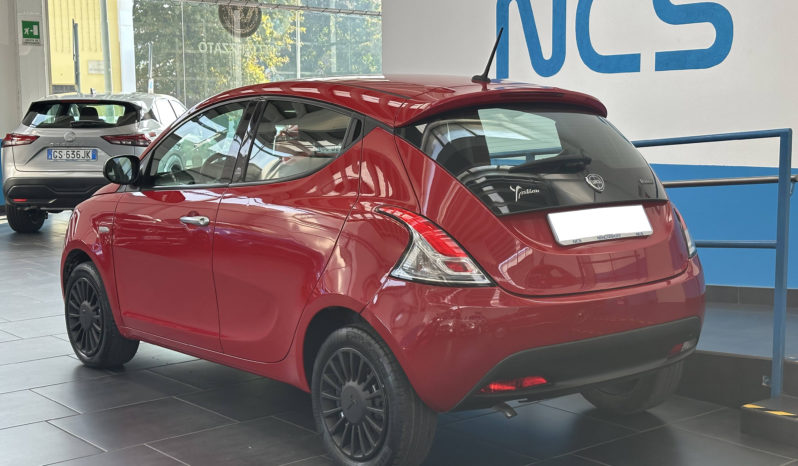Lancia Ypsilon 1.0 hybrid Silver S&S NEOPATENTATI completo