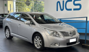 Toyota Avensis 2.0 d-4d Executive completo
