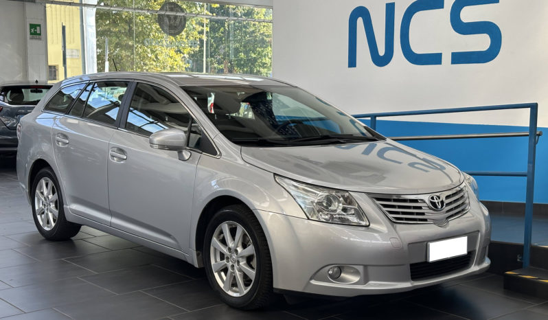 Toyota Avensis 2.0 d-4d Executive completo