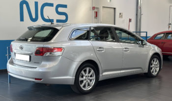 Toyota Avensis 2.0 d-4d Executive completo