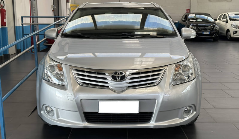Toyota Avensis 2.0 d-4d Executive completo