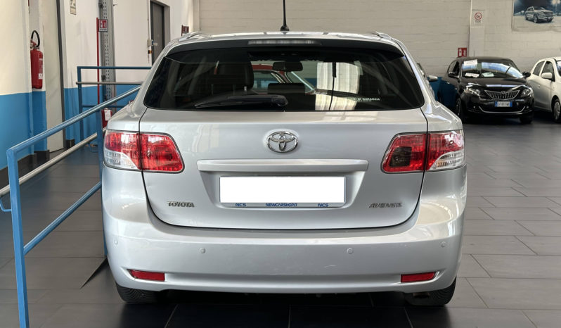 Toyota Avensis 2.0 d-4d Executive completo
